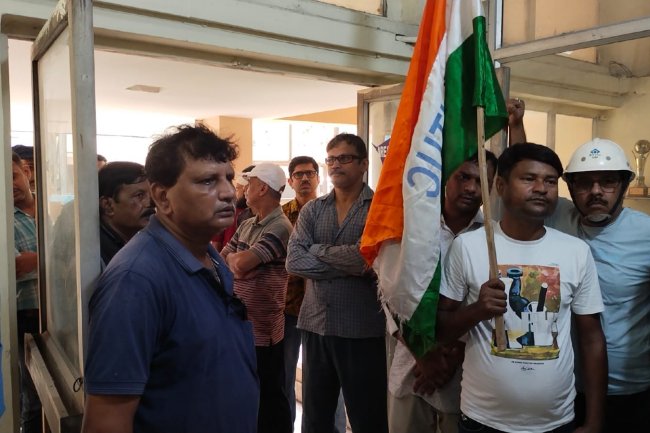 এসএমএস বিভাগে এইচএসডব্লিউইউ-আইএনটিইউসি-র বৃহত্তর কনভেনশন,বকেয়া দাবি, নতুন ওয়েজ বোর্ড ও পুজো বোনাস দ্রুত কার্যকর করার দাবি