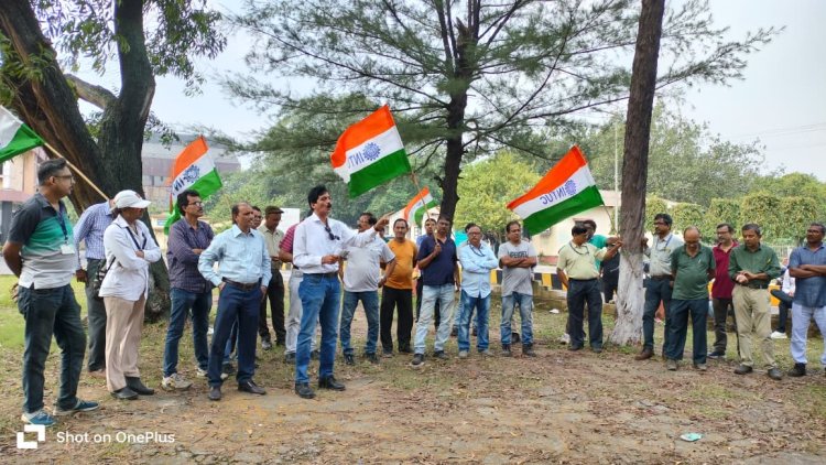 সম্মানজনক পুজো বোনাস সহ একাধিক দাবিতে ডিএসপিতে আইএনটিইউসির বিক্ষোভ 