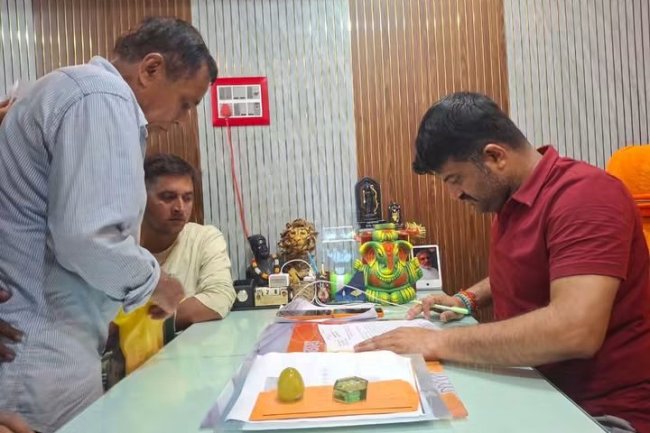 दुर्गापुर पूर्व के विधायक चंद्रशेखर बनर्जी ने लगाया जनता दरबार