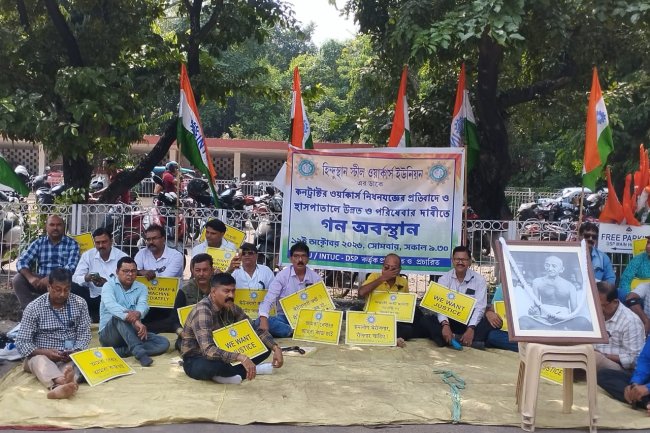 इस्पात अस्पताल में कॉन्ट्रैक्ट वर्कर्स की छंटनी के खिलाफ INTUC का विरोध